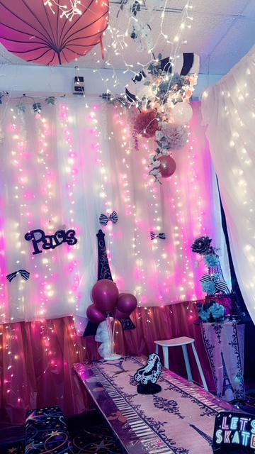 Bonjour party room